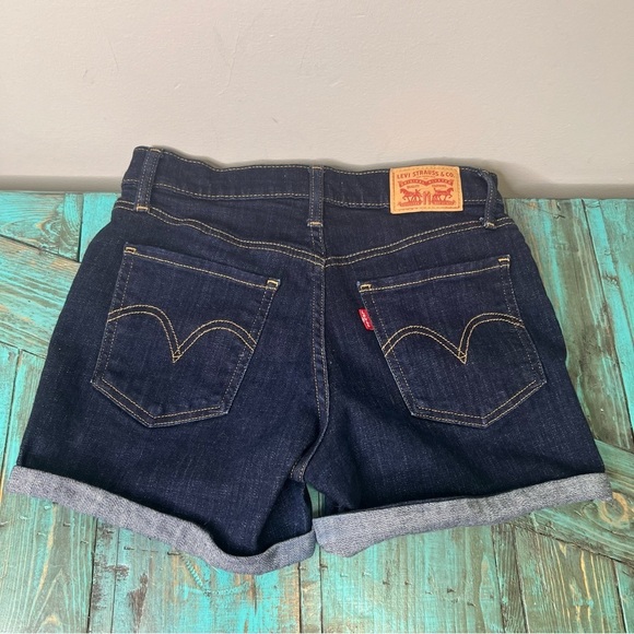 Levi's Mid Length Shorts Dark wash Rolled Cuffs Size 26 - Picture 5 of 12